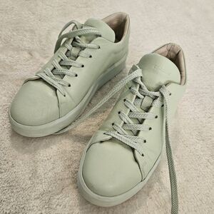 Leather Sneakers Green Pastel Size 9 Feminine Preppy Casual Athleisure Coquette